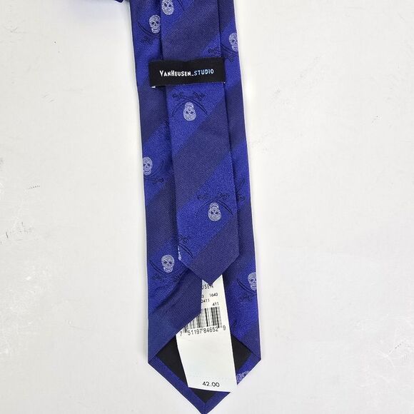 NEW Van Heusen Skull And Blades Pirate Themed Silk Tie - Picture 5 of 5